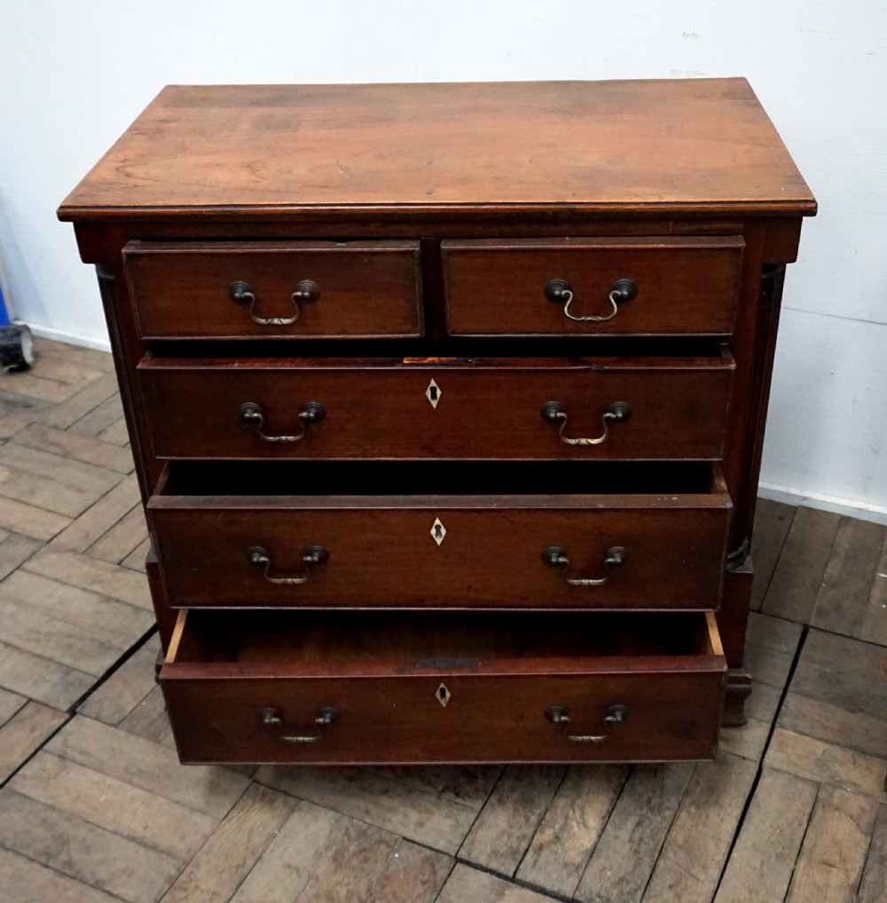 A good pair of Victorian mahogany small chests of drawers View VI