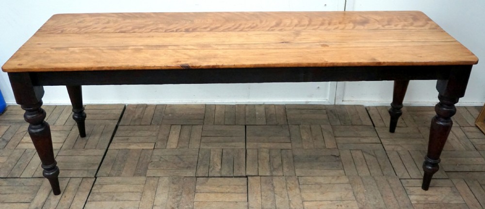 A good Victorian country farmhouse table  View II