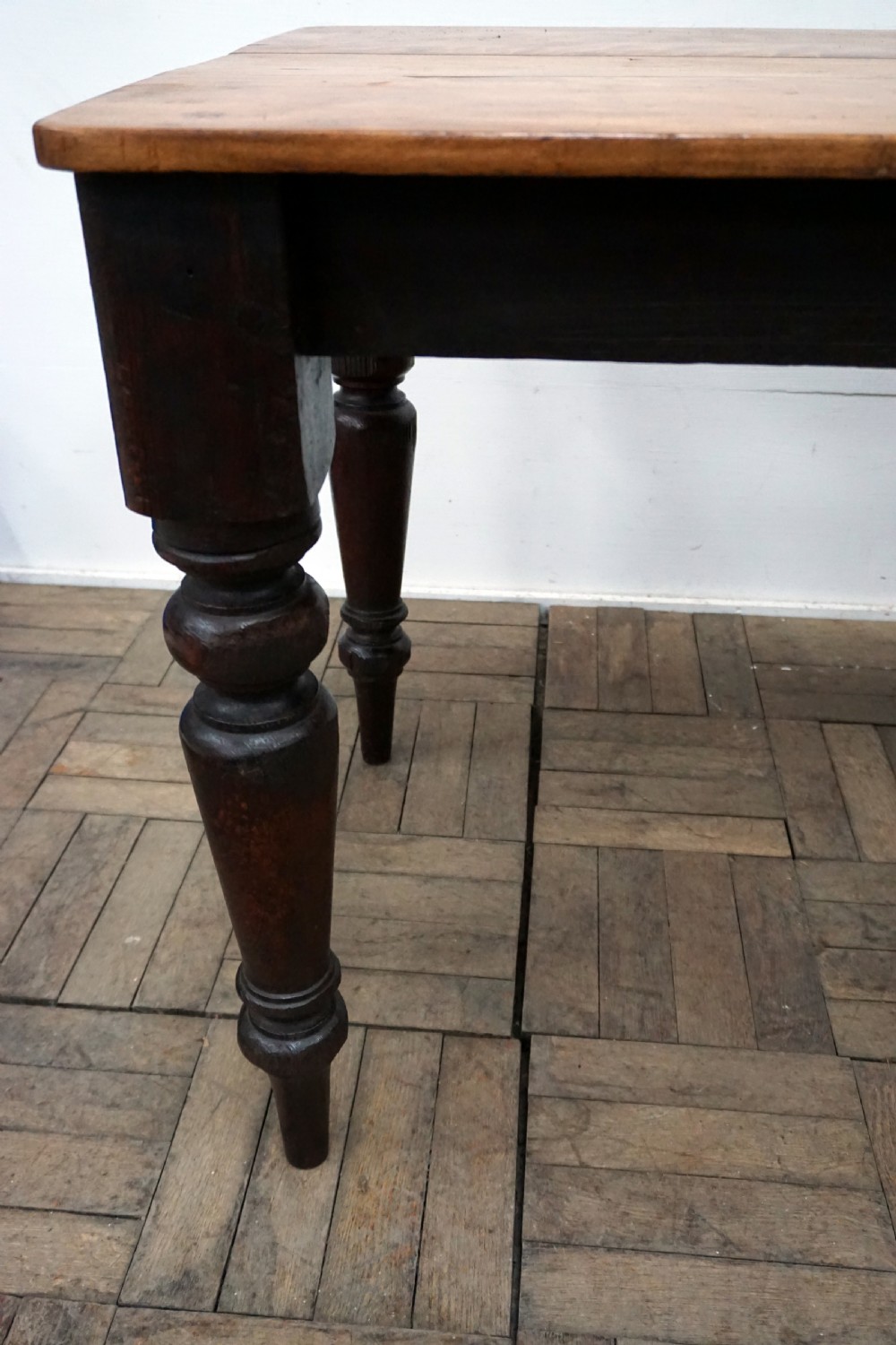 A good Victorian country farmhouse table  View III
