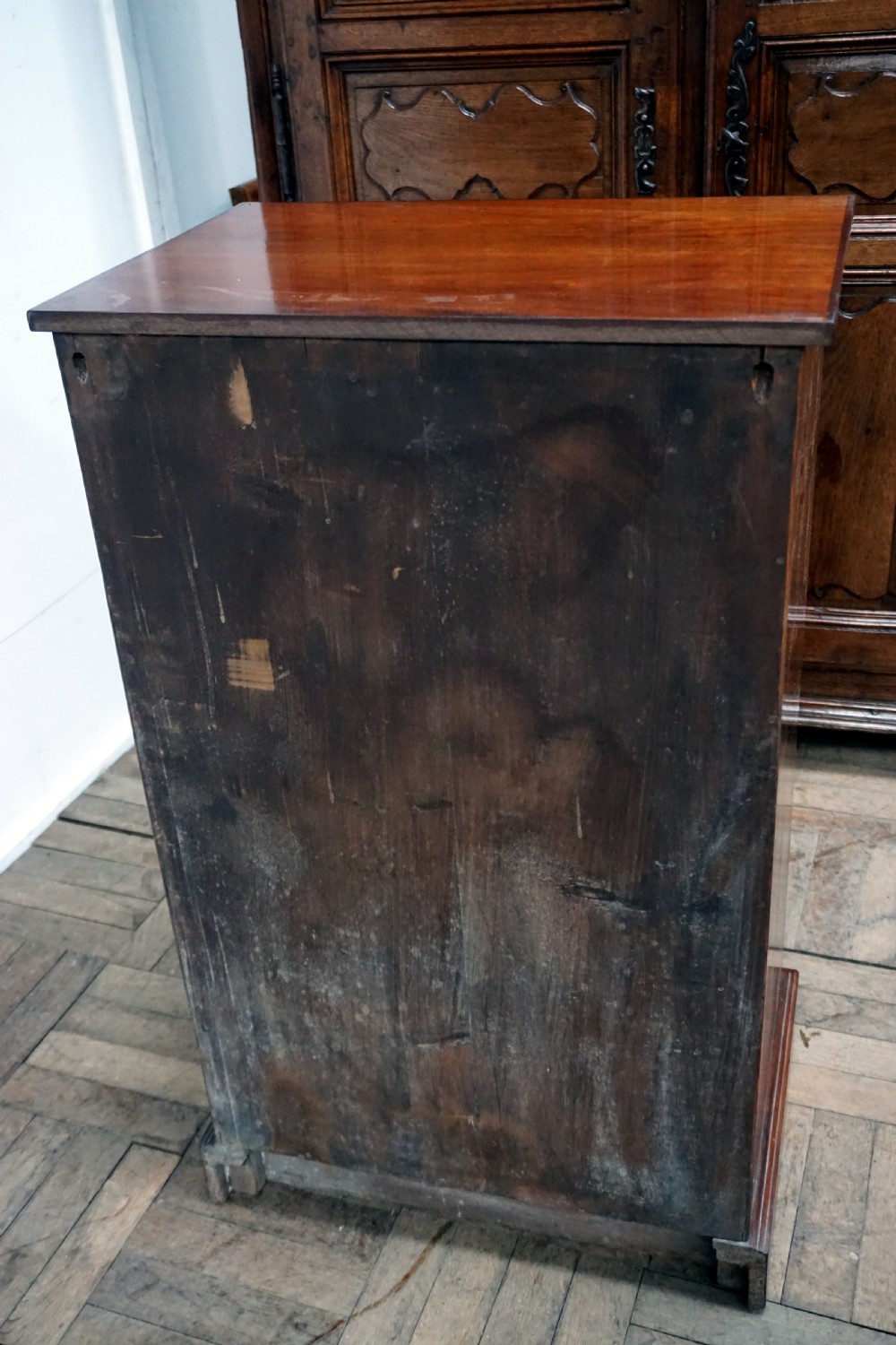 An immaculate Victorian walnut chest of drawers View V