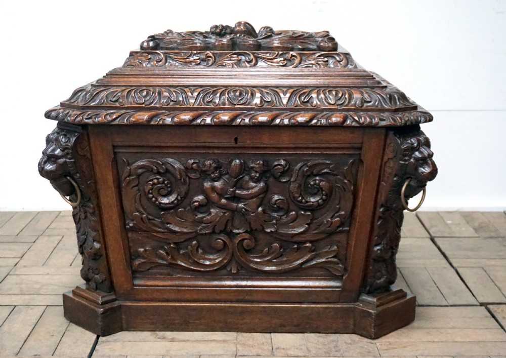 A god rare Victorian 12 bottle cellarette