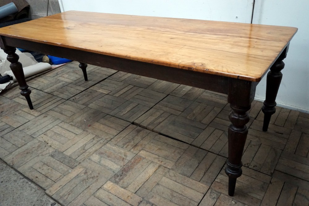 A Good Victorian Country Farmhouse Table View V