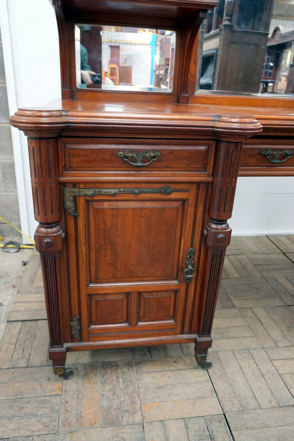An exceptional quality Victorian mahogany mirror back sideboard View III