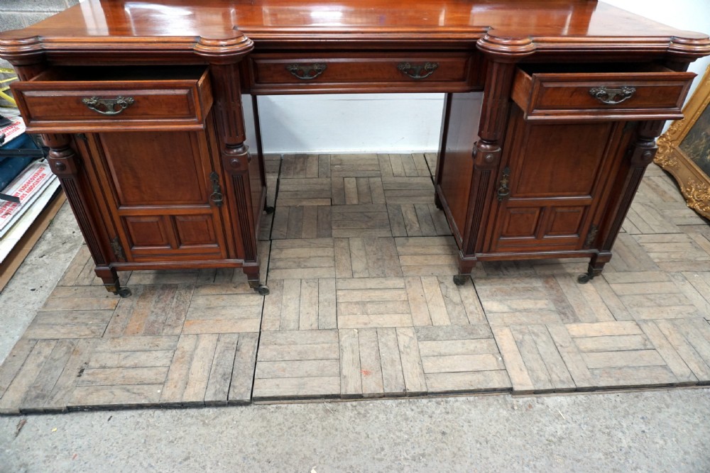 An exceptional quality Victorian mahogany mirror back sideboard View VI