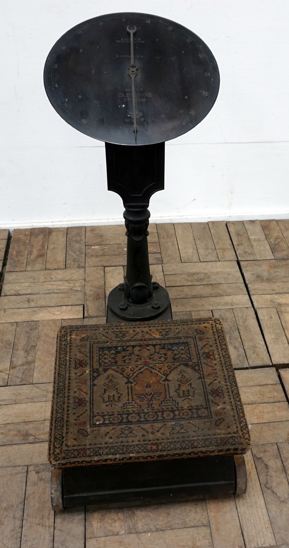 A good honest untouched Avery weighing scale