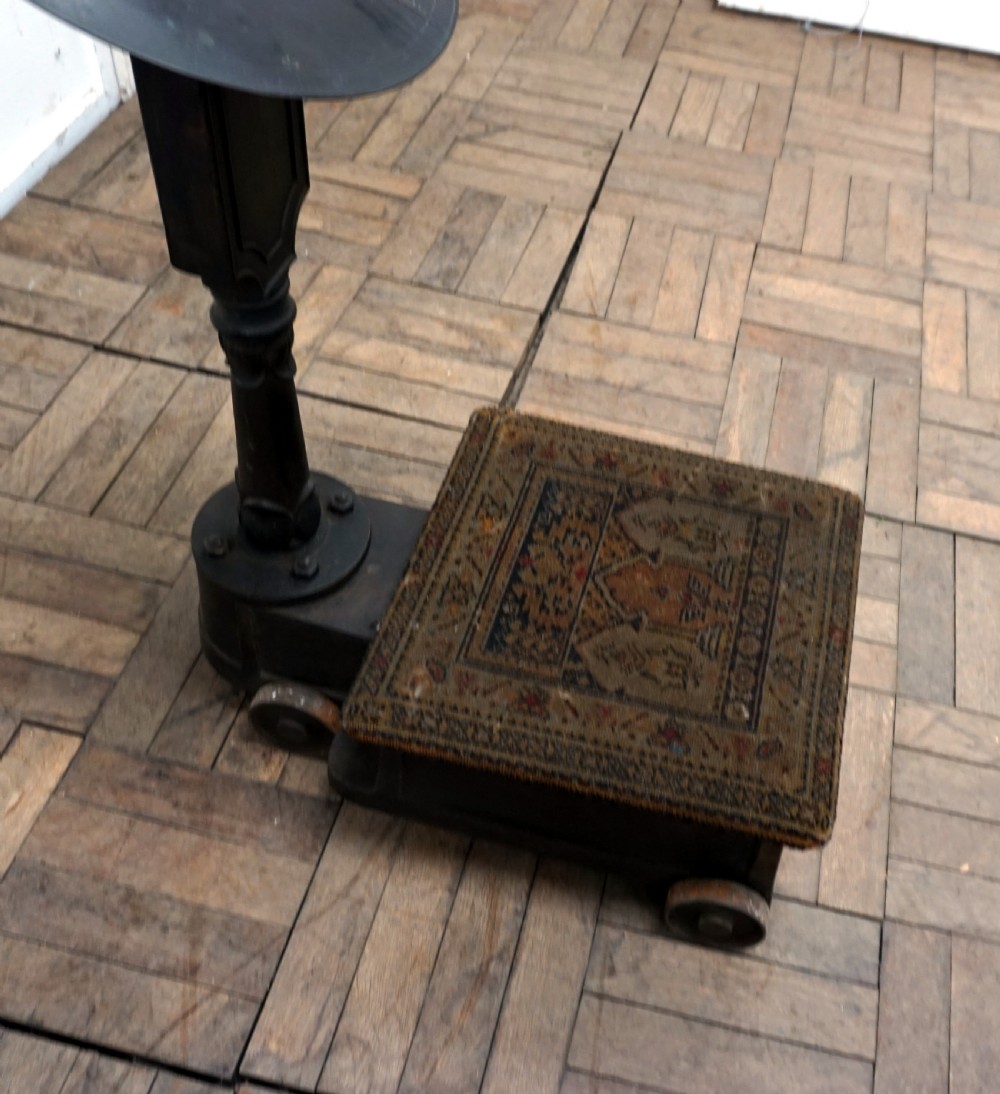 A good honest untouched Avery weighing scale View IV