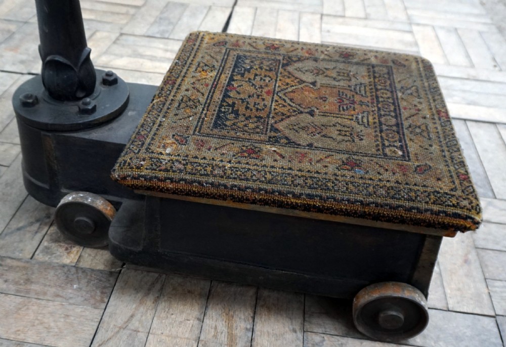 A good honest untouched Avery weighing scale View V