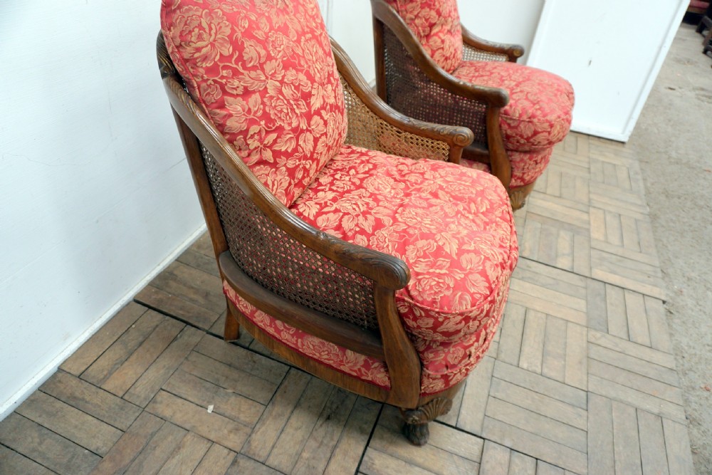 Superb quality walnut 3 piece bergere suite View XV