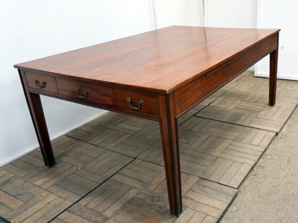 A good impressive mahogany table