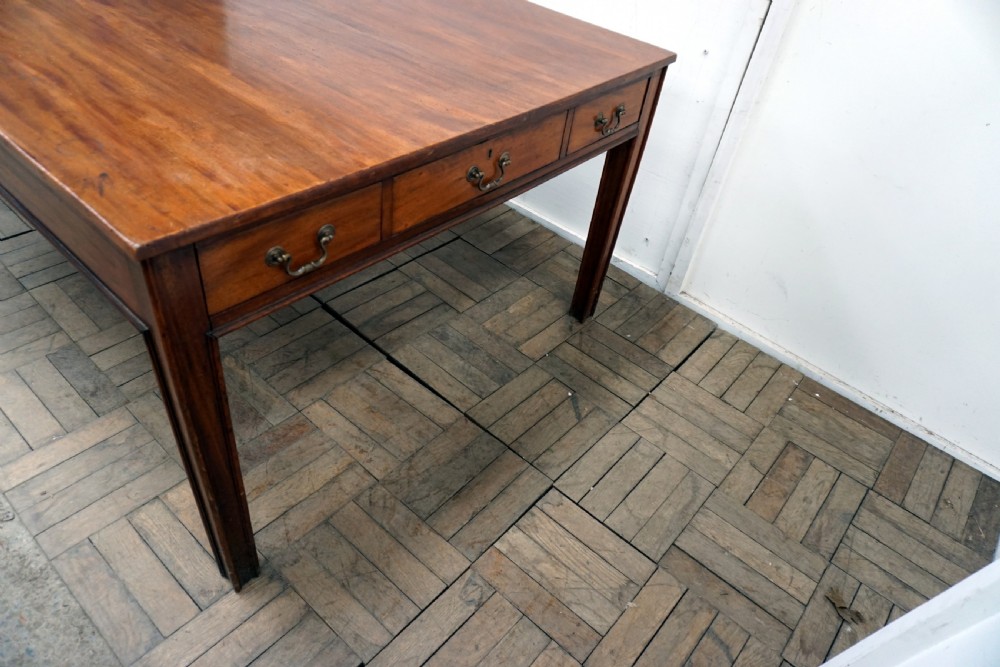 A good impressive mahogany table View IV