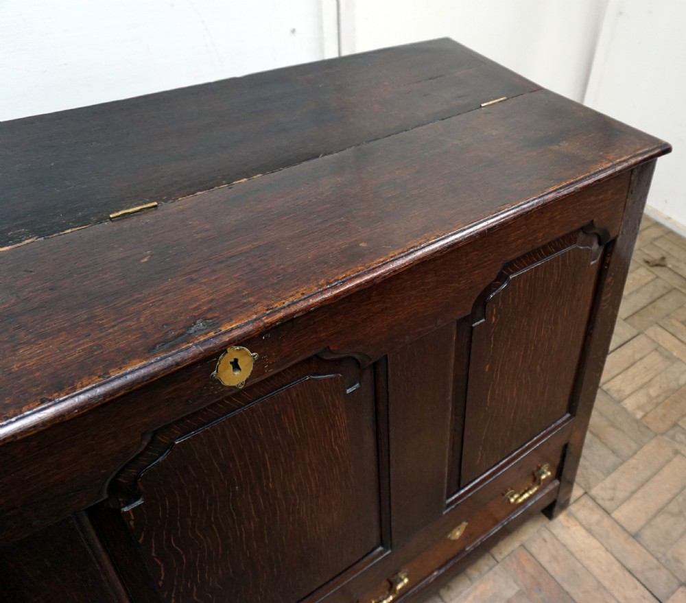 A good original honest oak mule chest  View IV