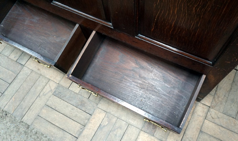 A good original honest oak mule chest  View VIII