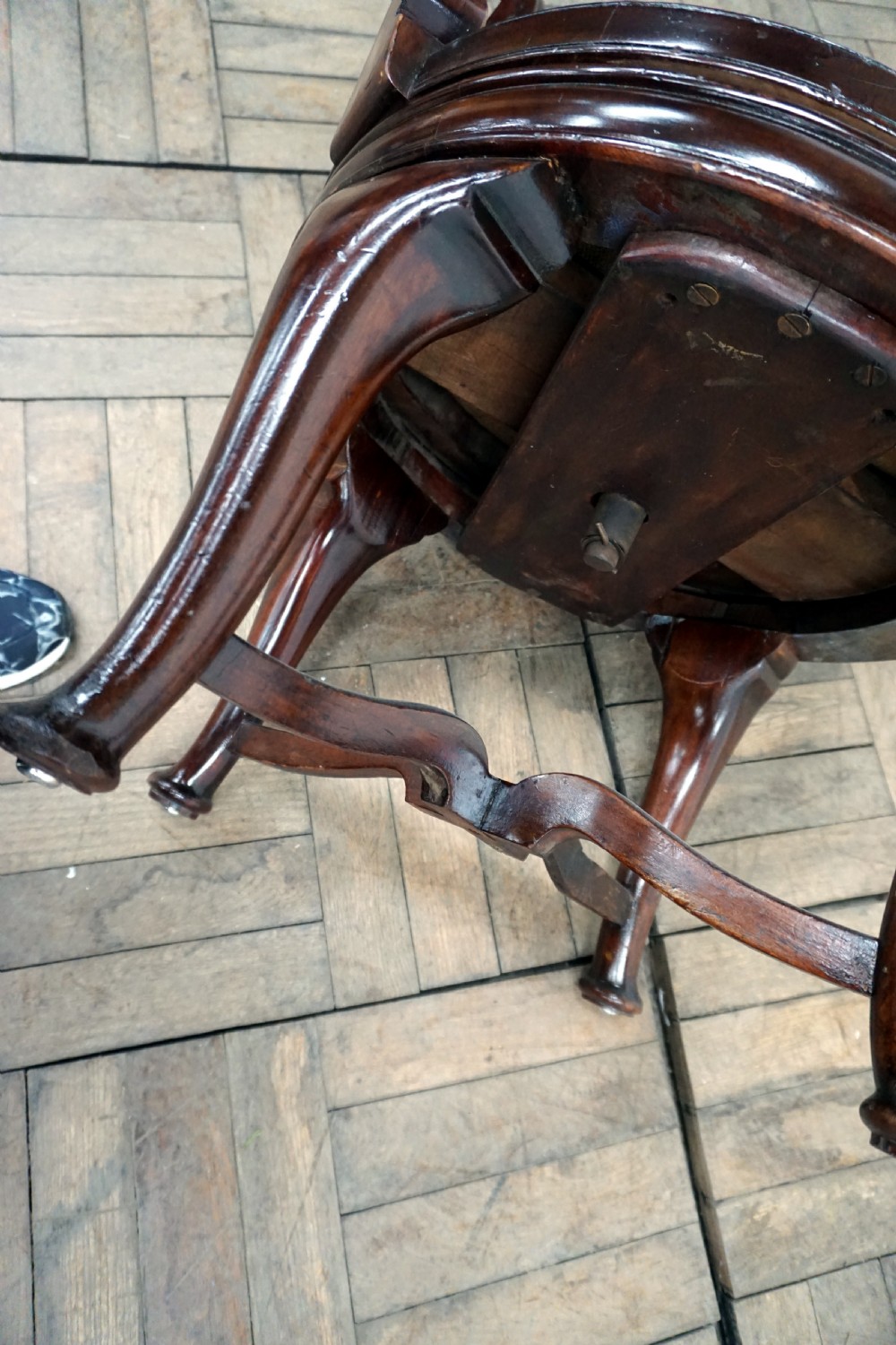 A great revolving mahogany captains office chair View VI
