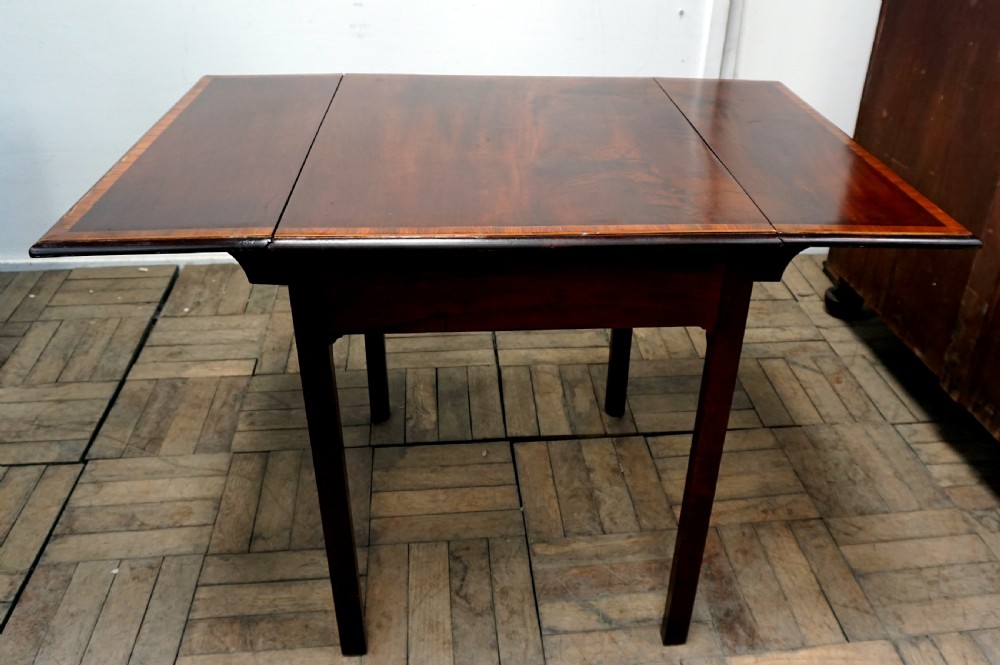 A very rare Georgian Gillows of Lancaster Pembroke table  View VIII