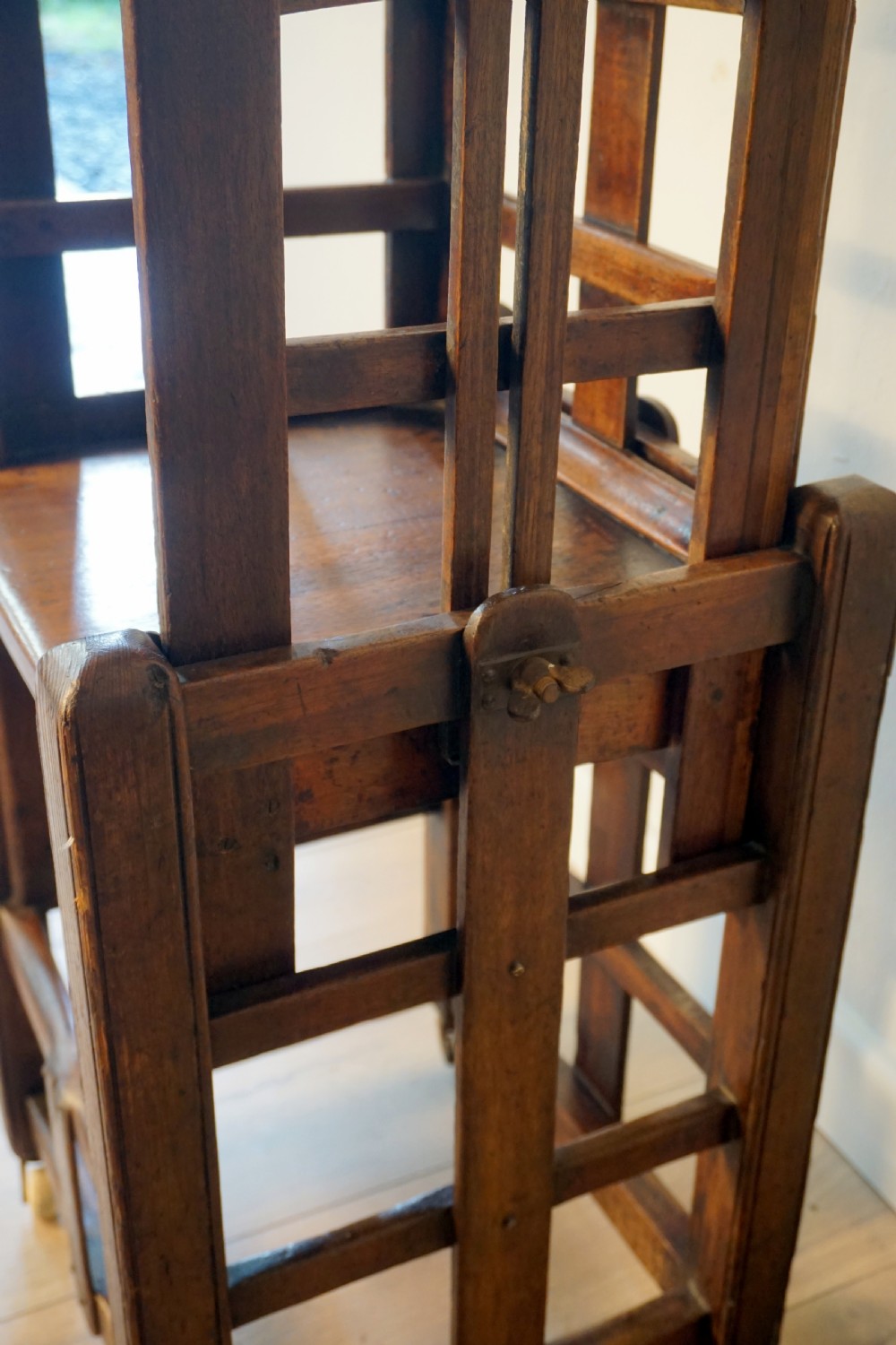 A charming estate made children's high chair View IV