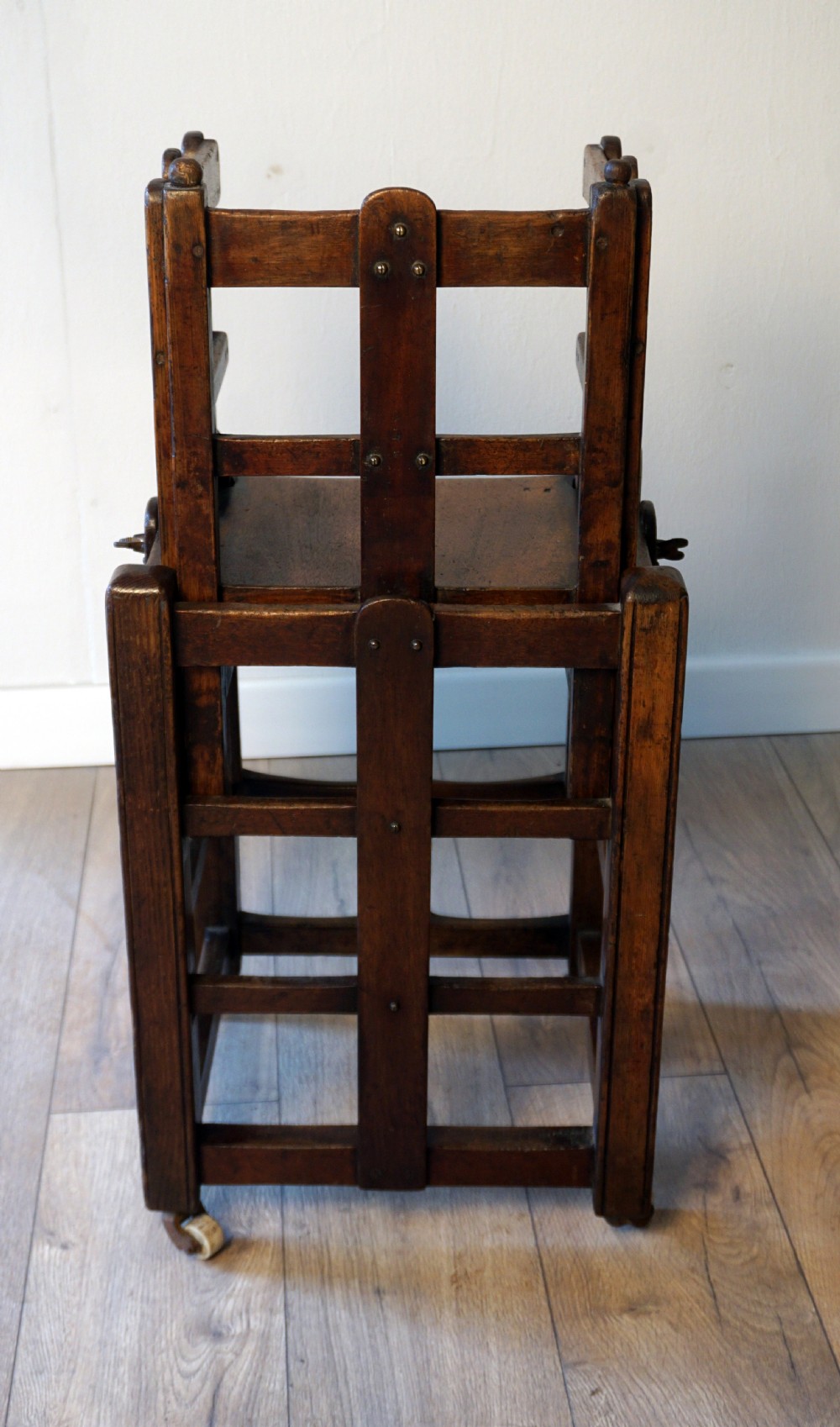 A charming estate made children's high chair View V