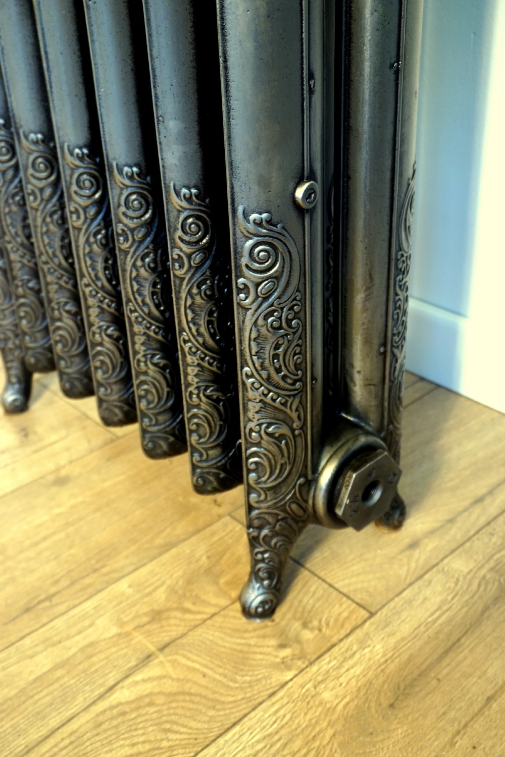 A lovely roccoco, Art Nouveau 7 section 19th century polished cast iron radiator View VI