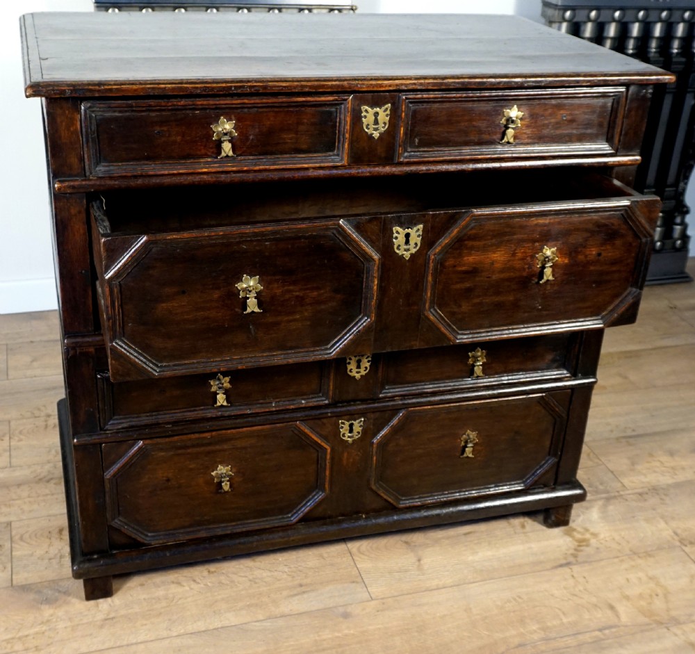A good Jacobean oak chest of drawers View V