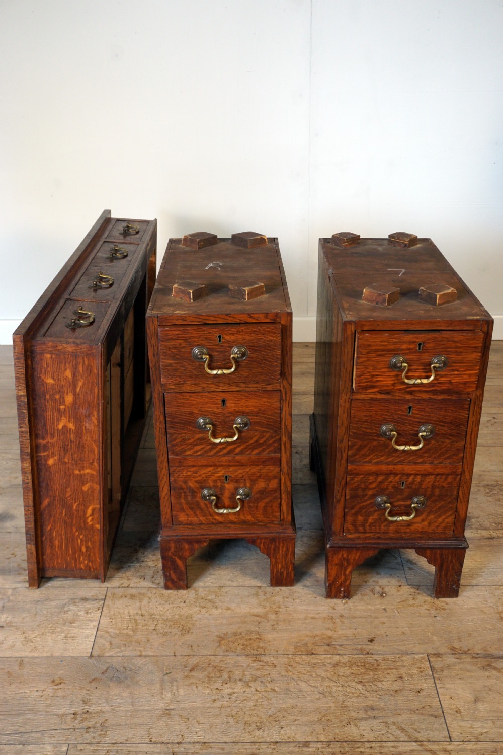 A good original solid oak small size pedastal writing desk View IX