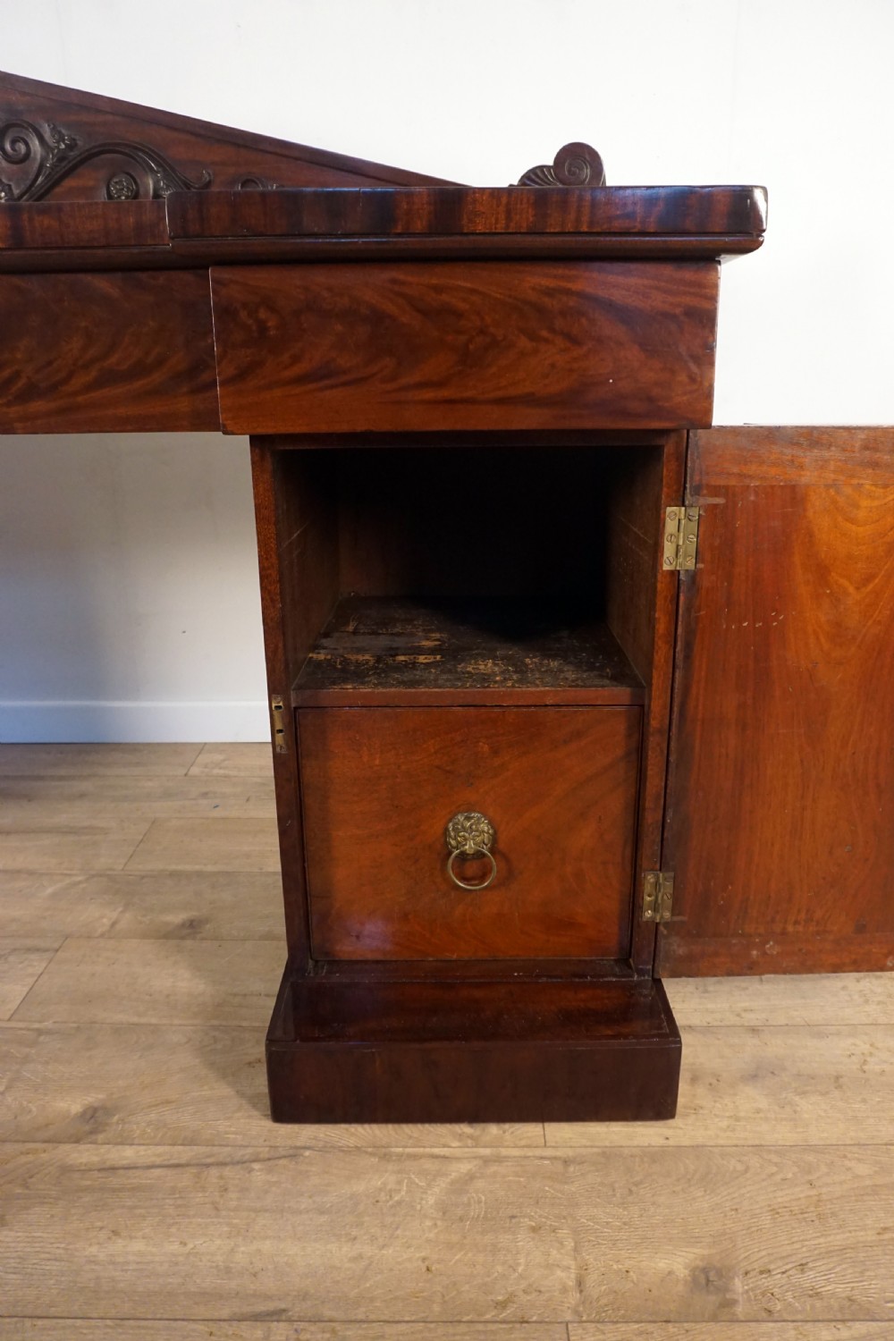 A sumptuous Regency Mahogany Pedastal sideboard View IX