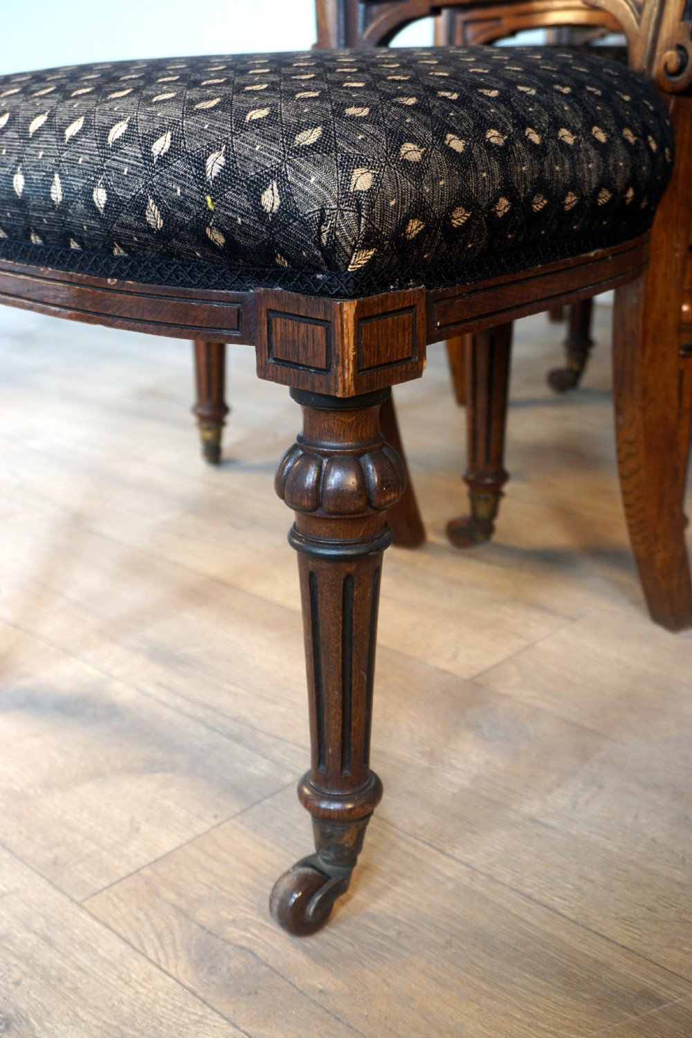 A good set of 6 oak Victorian chairs by Christopher Pratt and son Bradford View III