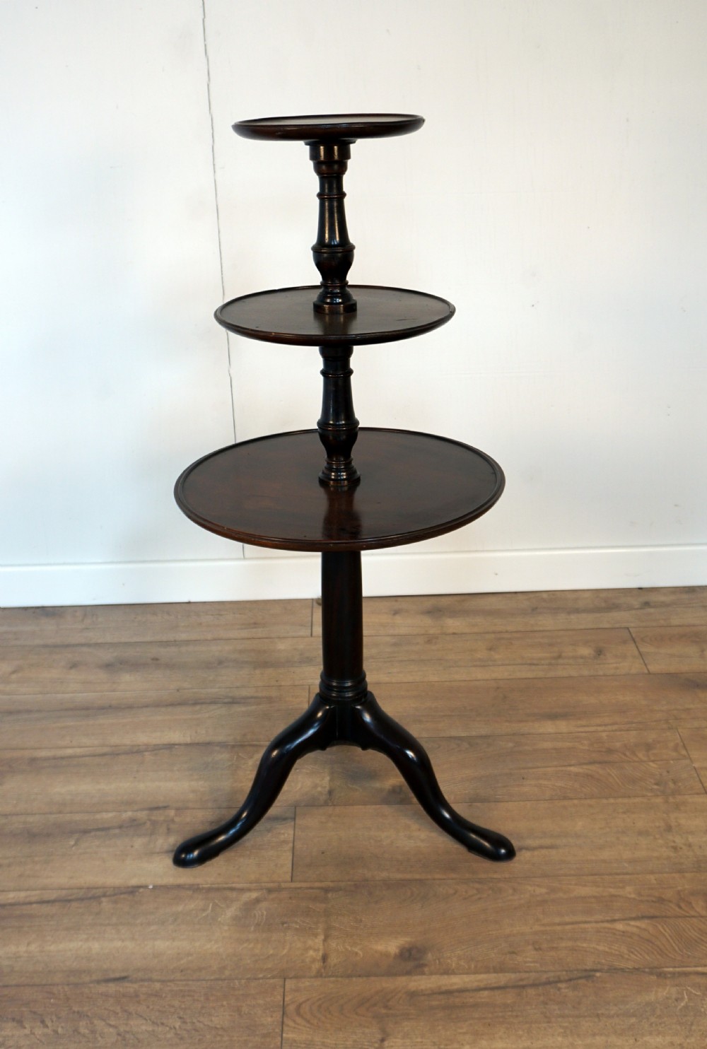 A good original 3 tier mahogany Georgian dumb waiter