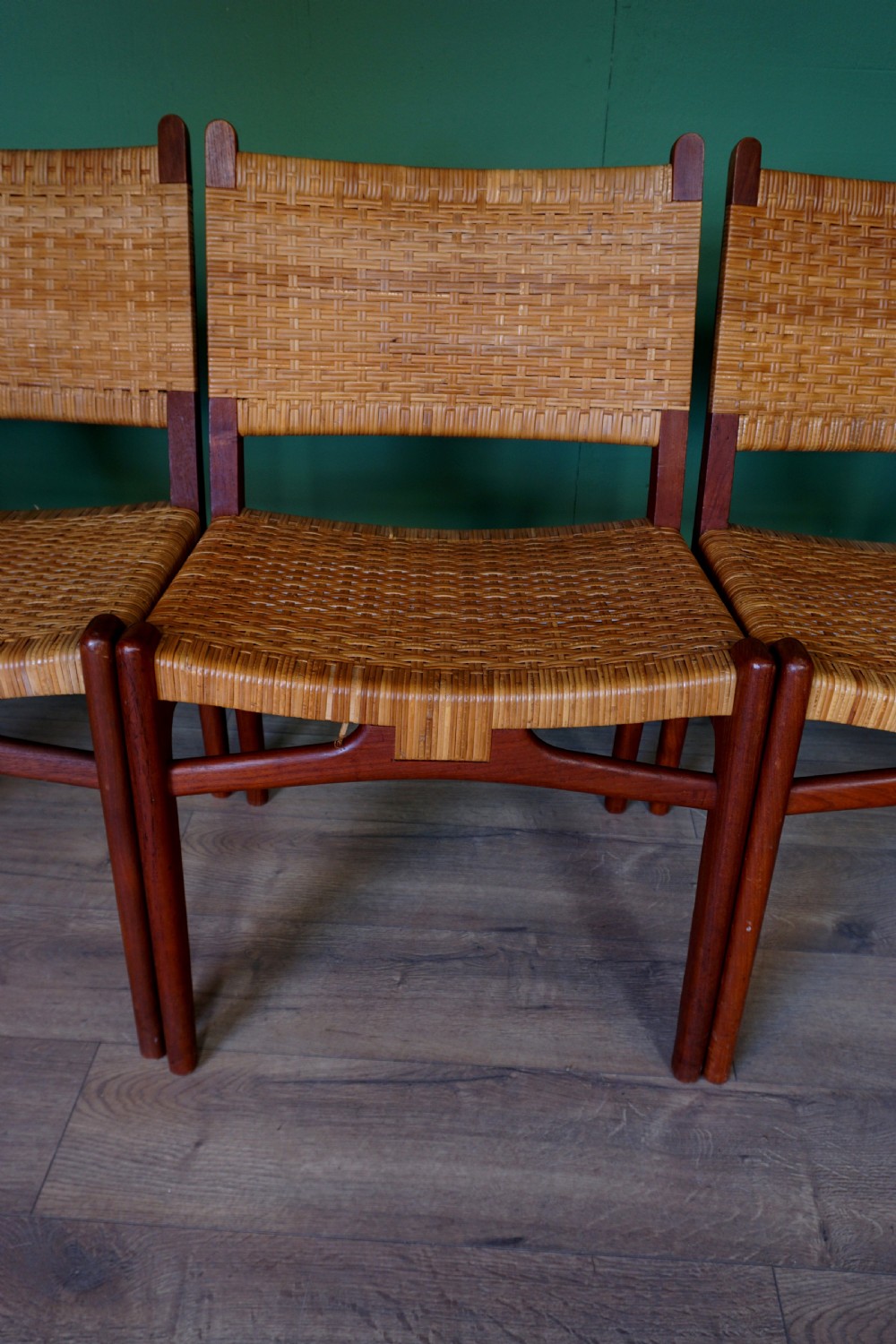 Extremely rare original set of 6 Hans Wegner CH-31 Chairs View IV