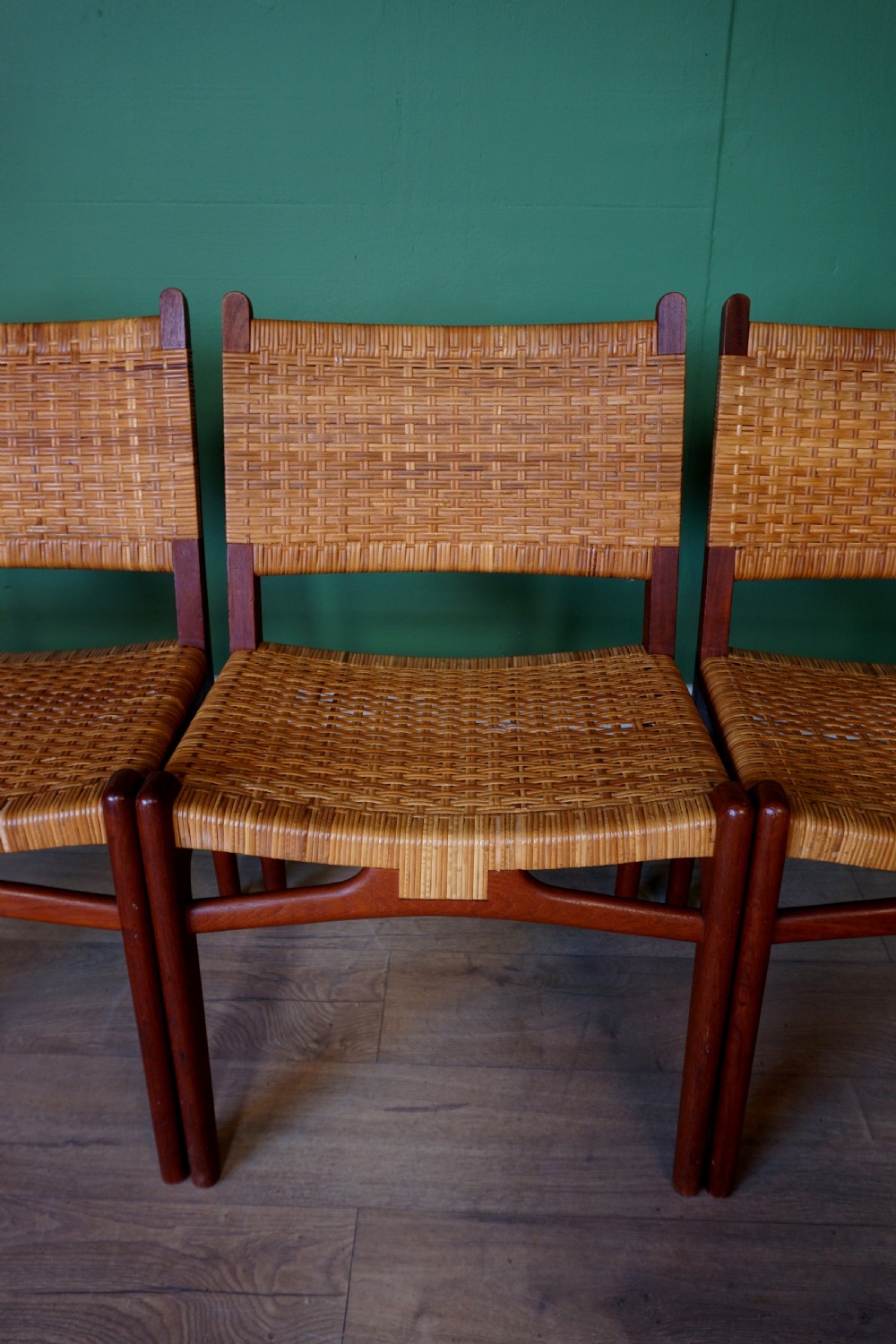 Extremely rare original set of 6 Hans Wegner CH-31 Chairs View VI