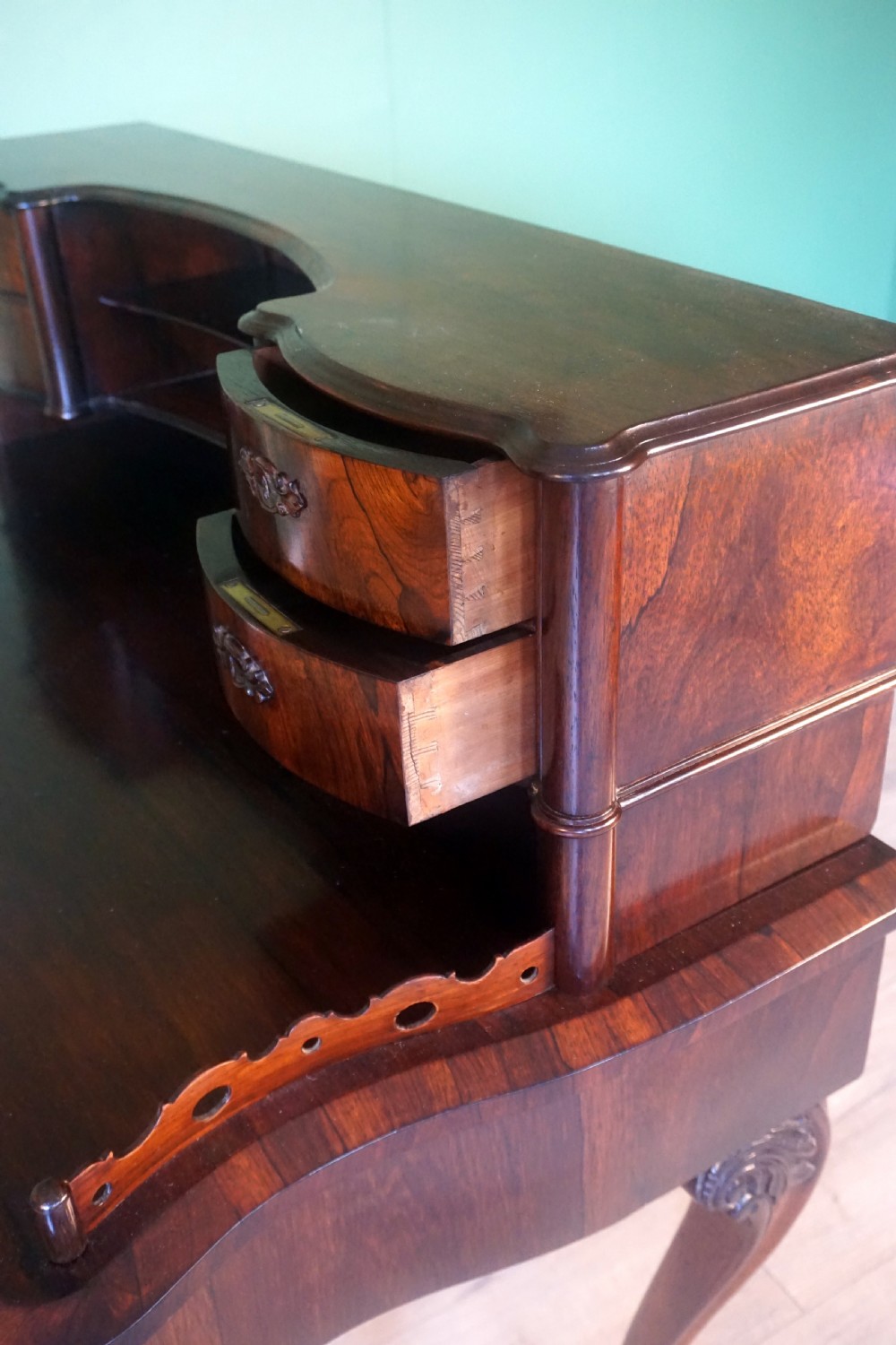 A very good Rosewood Boneur De Jour View VI