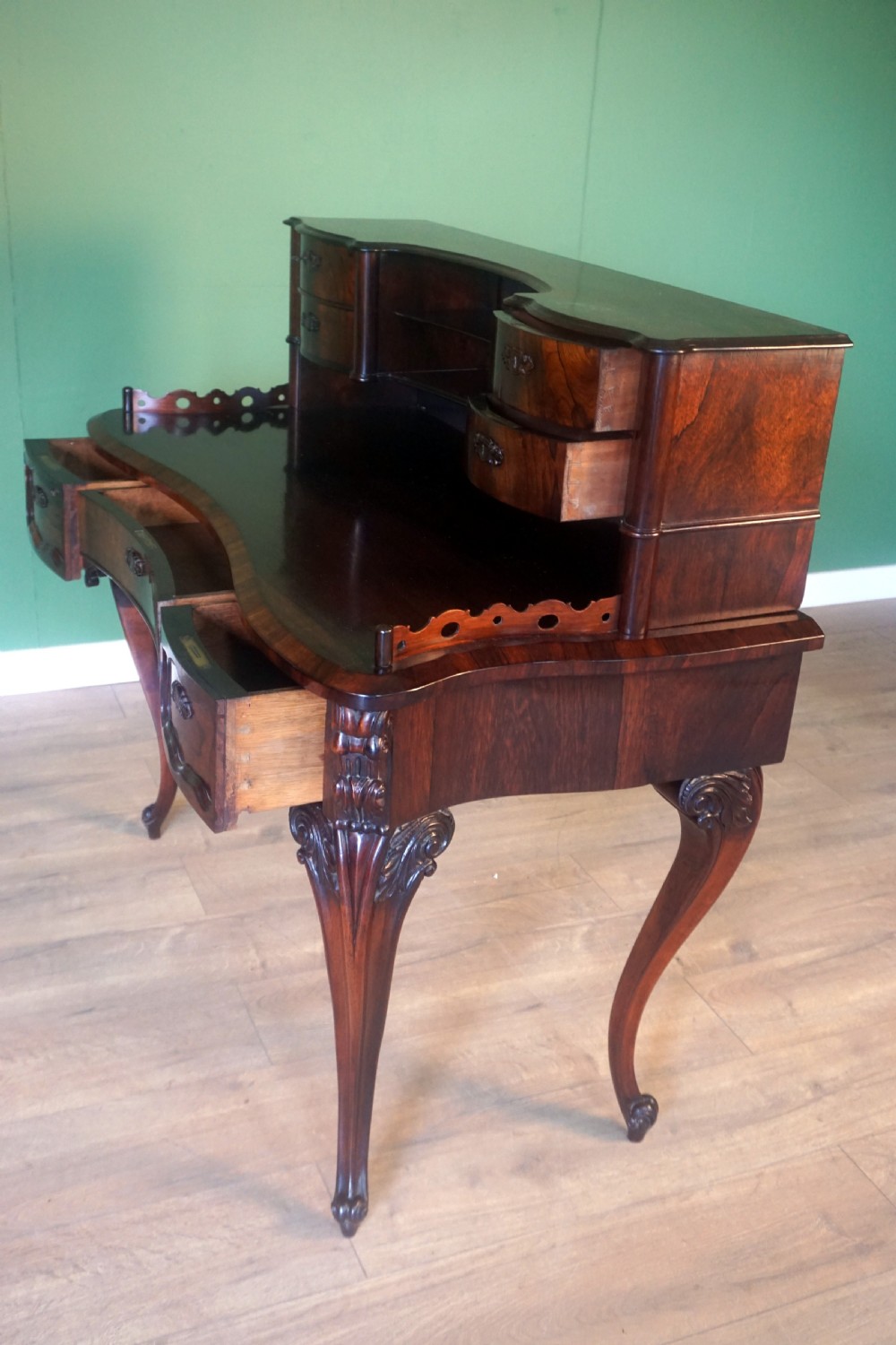 A very good Rosewood Boneur De Jour View VIII