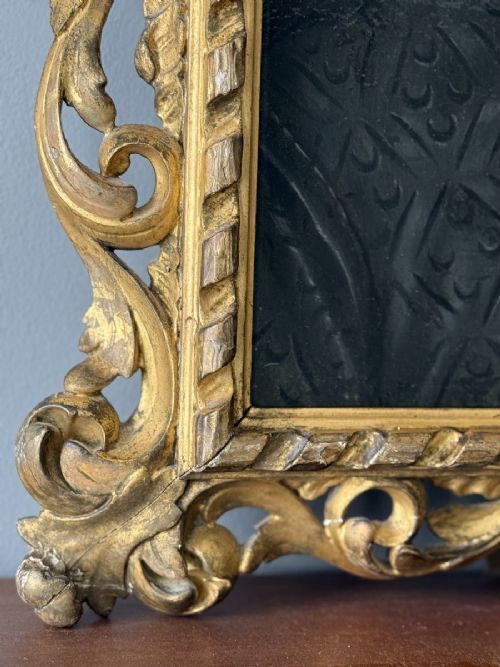 fig 4. An early 17th-century oil portrait on canvas depicting a bearded gentleman wearing a white pleated ruff and a dark patterned doublet.