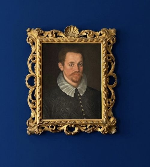 17th Century English School C. 1625 - Oil on Canvas Portrait Painting of a Gentleman in a Dark Embroidered Doublet and White Ruff.