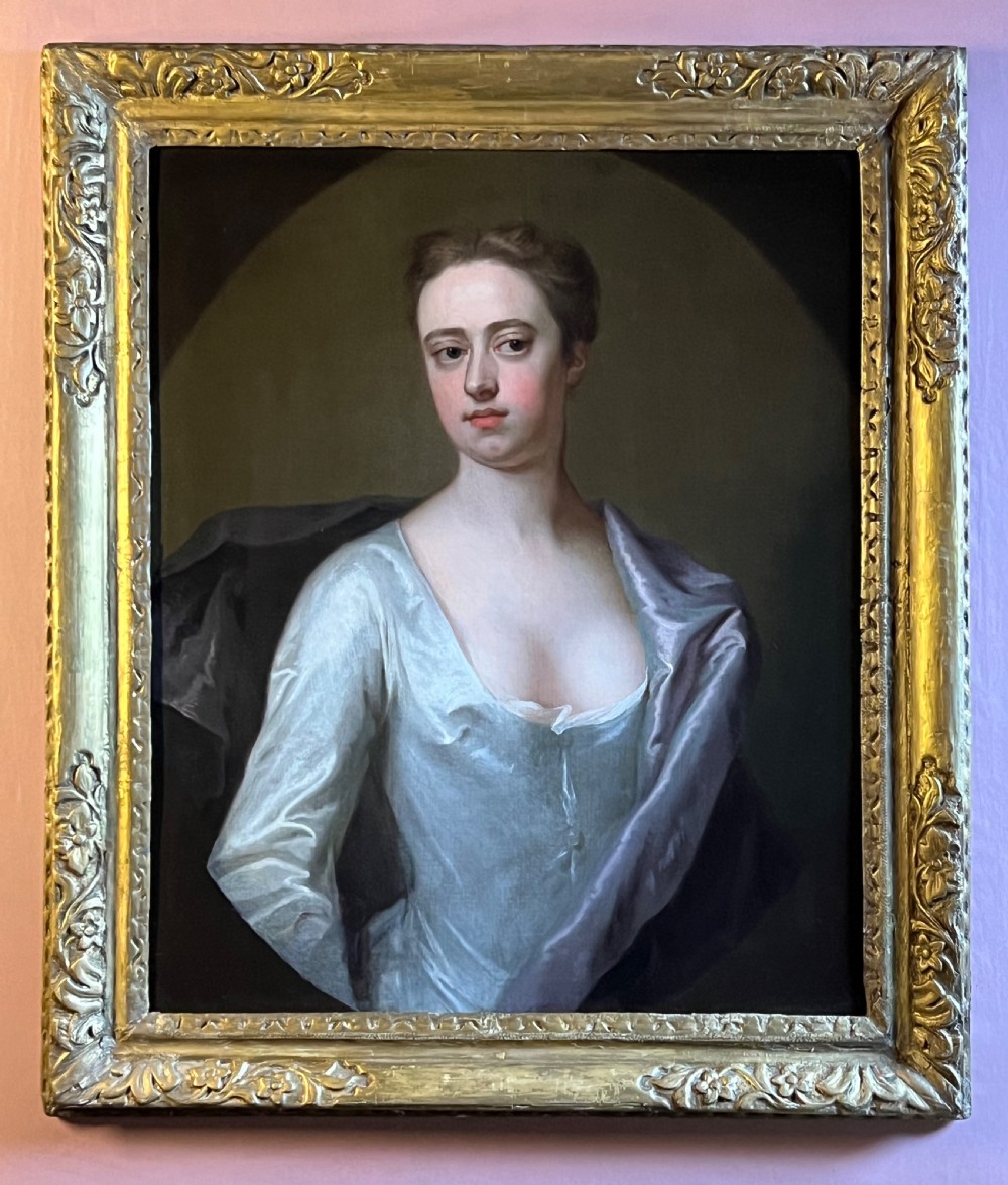 EARLY 18TH CENTURY OIL ON CANVAS ENGLISH PORTRAIT OF A LADY - BY MICHAEL DAHL