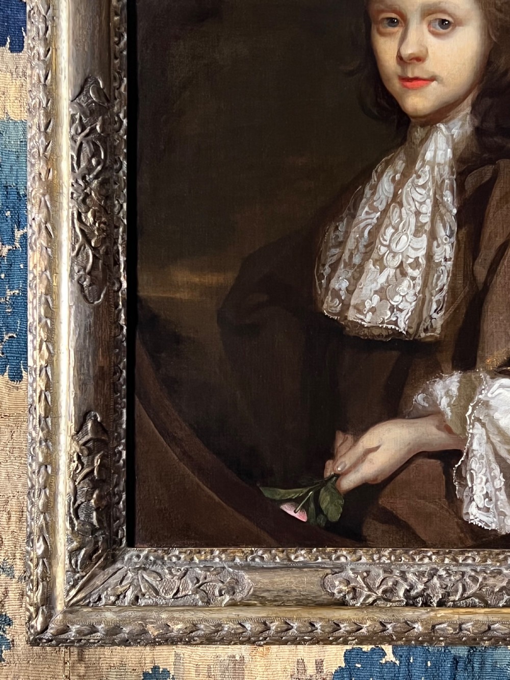 17TH CENTURY OIL ON CANVAS PORTRAIT OF A BOY HOLDING A ROSE - CIRCLE OF SIR PETER LELY (1618-1680) View V