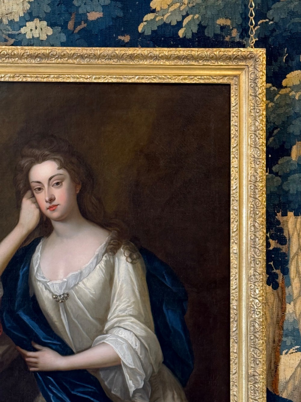 CHARLES JERVAS (c.1675 - 1739) - EARLY 18TH CENTURY PORTRAIT OF A NOBLEWOMAN. View III