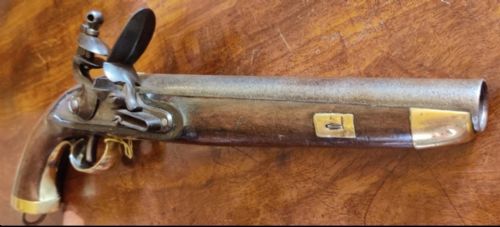 18TH CENTURY WALNUT STEEL FLINTLOCK PISTOL - ADDITIONAL PHOTO 1
