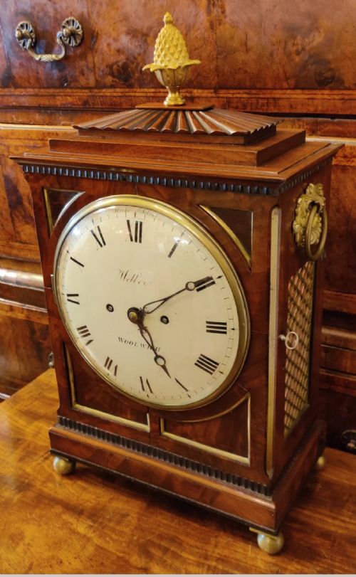 A GEORGE III STEPPED TOP FIGURED MAHOGANY ENGLISH BRACKET CLOCK CIRCA 1805 - ADDITIONAL PHOTO 8