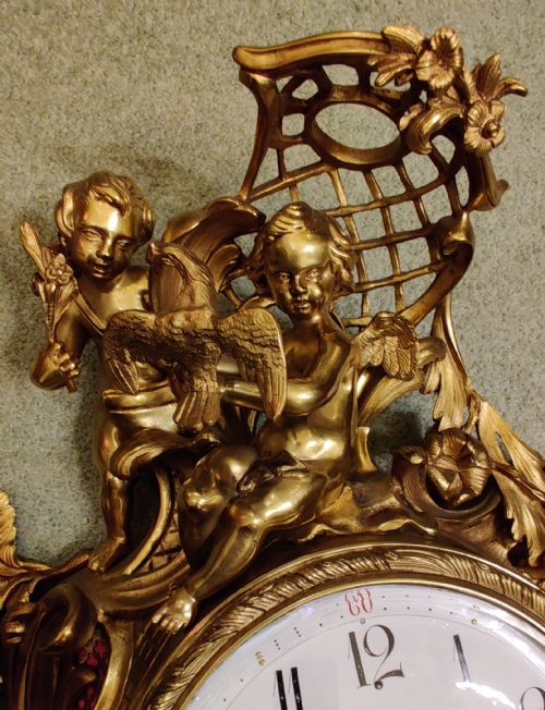 A MAGNIFICENT VERY LARGE 19TH CENTURY GILT BRONZE FRENCH ROCOCO CARTEL WALL CLOCK OF HIGH QUALITY - ADDITIONAL PHOTO 3