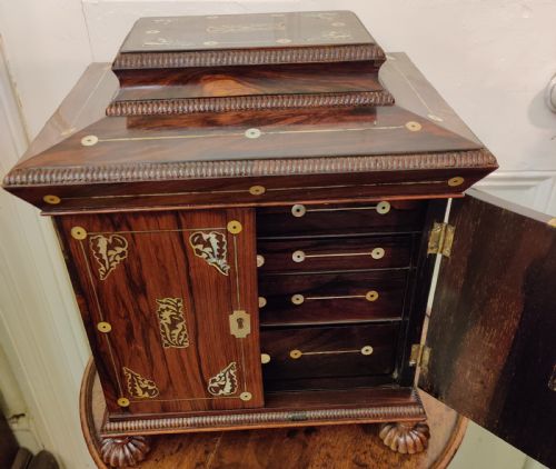 GEORGIAN ROSEWOOD AND MOTHER OF PEARL INLAID GENTLEMENS TABLE CABINET - ADDITIONAL PHOTO 3