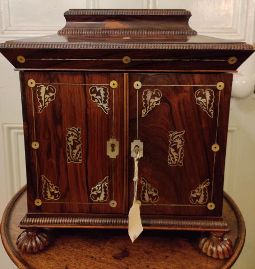 GEORGIAN ROSEWOOD AND MOTHER OF PEARL INLAID GENTLEMENS TABLE CABINET - ADDITIONAL PHOTO 12
