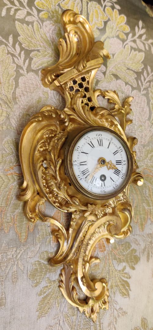 SMALL 19TH CENTURY FRENCH GILT BRONZE ROCOCO CARTEL OR WALL CLOCK - ADDITIONAL PHOTO 3