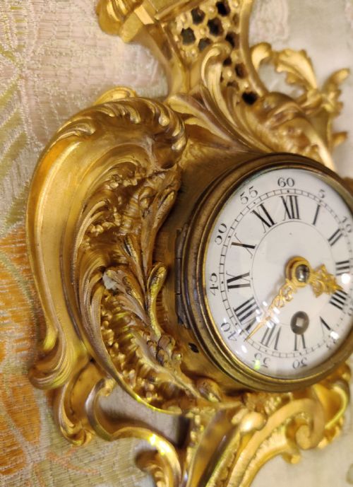 SMALL 19TH CENTURY FRENCH GILT BRONZE ROCOCO CARTEL OR WALL CLOCK - ADDITIONAL PHOTO 5