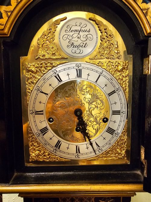 A RARE CHIMING BLACK LACQUERED JAPANNED GRANDMOTHER CLOCK - ADDITIONAL PHOTO 5