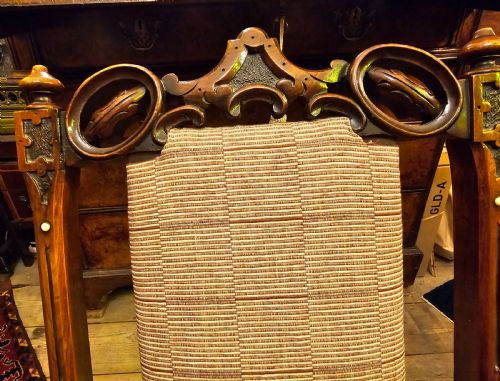 A RARE WALNUT FOLDING CAMPAIGN CHAIR IN EXCELLENT CONDITION 19TH CENTURY WITH PIERCED CARVED CREST RAIL FLUTING AND BONE BUTTON DECORATIONS - ADDITIONAL PHOTO 11