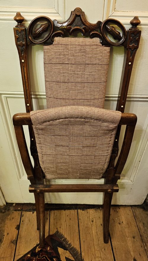 A RARE WALNUT FOLDING CAMPAIGN CHAIR IN EXCELLENT CONDITION 19TH CENTURY WITH PIERCED CARVED CREST RAIL FLUTING AND BONE BUTTON DECORATIONS - ADDITIONAL PHOTO 21