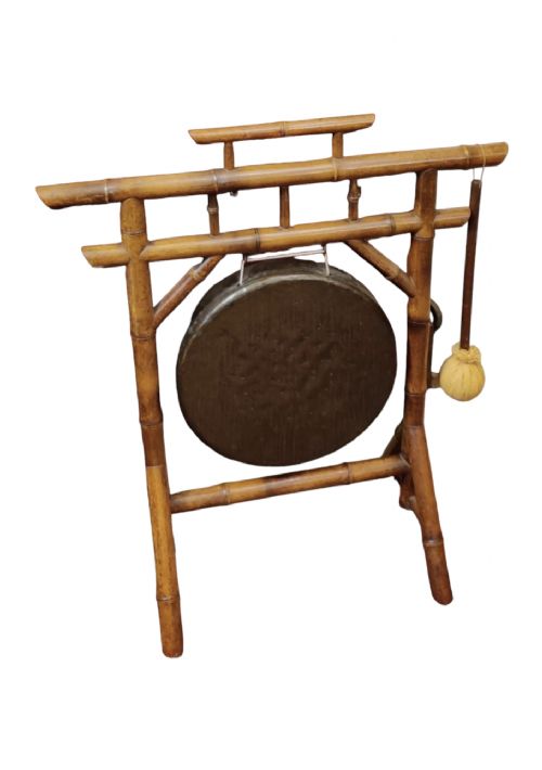a magnificent large antique bronze dinner gong mounted in a bamboo frame in the oriental style - CATEGORY: ANTIQUE MISCELLANEOUS - DATED 19TH CENTURY