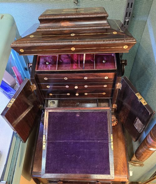GEORGIAN ROSEWOOD AND MOTHER OF PEARL INLAID GENTLEMENS TABLE CABINET - ADDITIONAL PHOTO 1