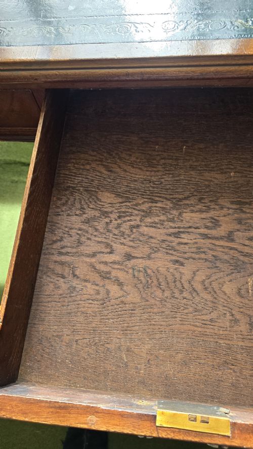 VICTORIAN PARTNERS DESK FORMALLY OWNED BY THE BANK OF ENGLAND FLAMED MAHOGANY THROUGHOUT WITH ORIGINAL LEATHER TOP CIRCA 1880 - ADDITIONAL PHOTO 8
