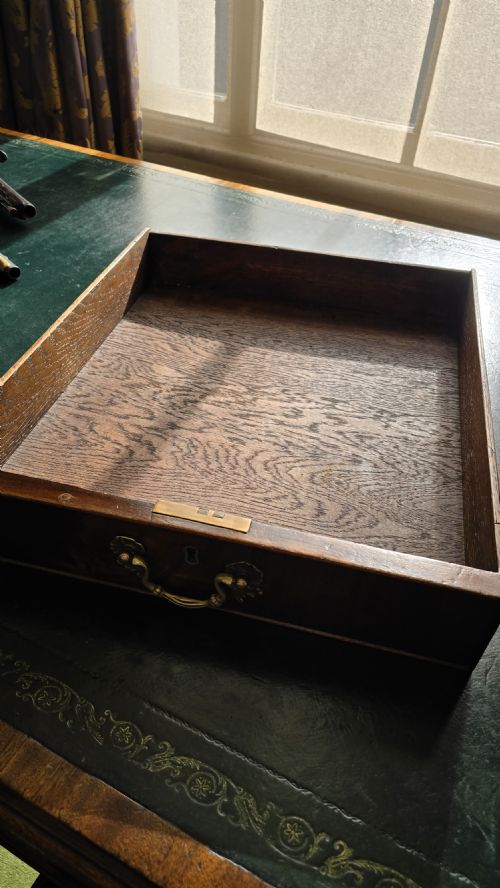 VICTORIAN PARTNERS DESK FORMALLY OWNED BY THE BANK OF ENGLAND FLAMED MAHOGANY THROUGHOUT WITH ORIGINAL LEATHER TOP CIRCA 1880 - ADDITIONAL PHOTO 9