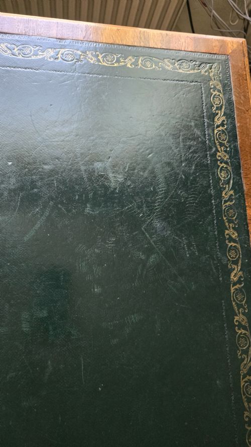 VICTORIAN PARTNERS DESK FORMALLY OWNED BY THE BANK OF ENGLAND FLAMED MAHOGANY THROUGHOUT WITH ORIGINAL LEATHER TOP CIRCA 1880 - ADDITIONAL PHOTO 2